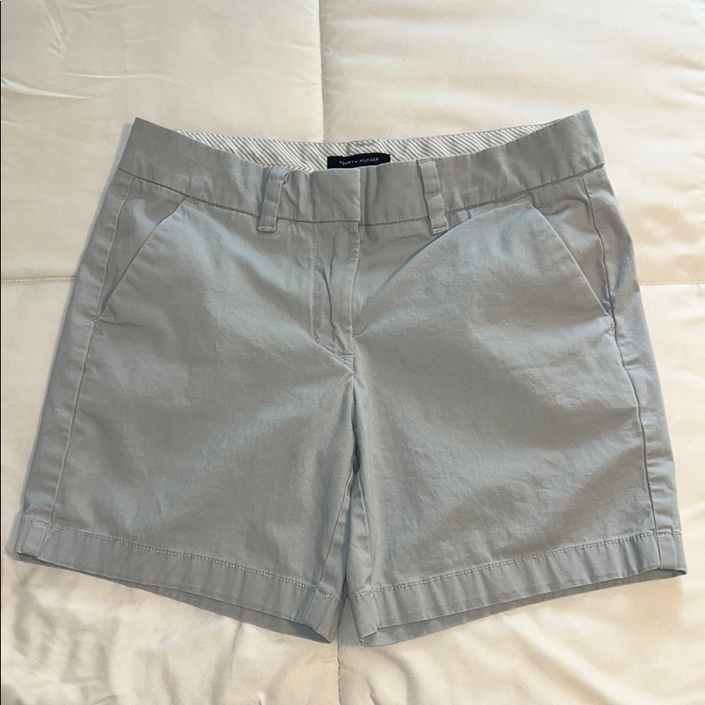 Tommy Hilfiger Shorts Women's Size 4 Gray Chinos